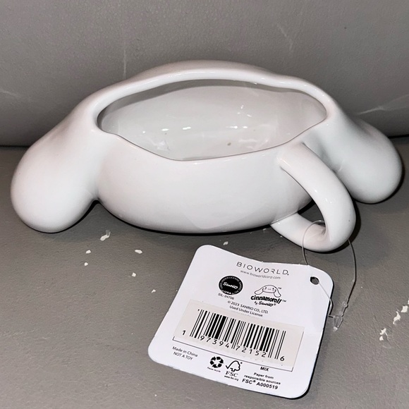 Bioworld Cinnamoroll 3D Sculpted Character Ceramic Mug - Picture 3 of 10